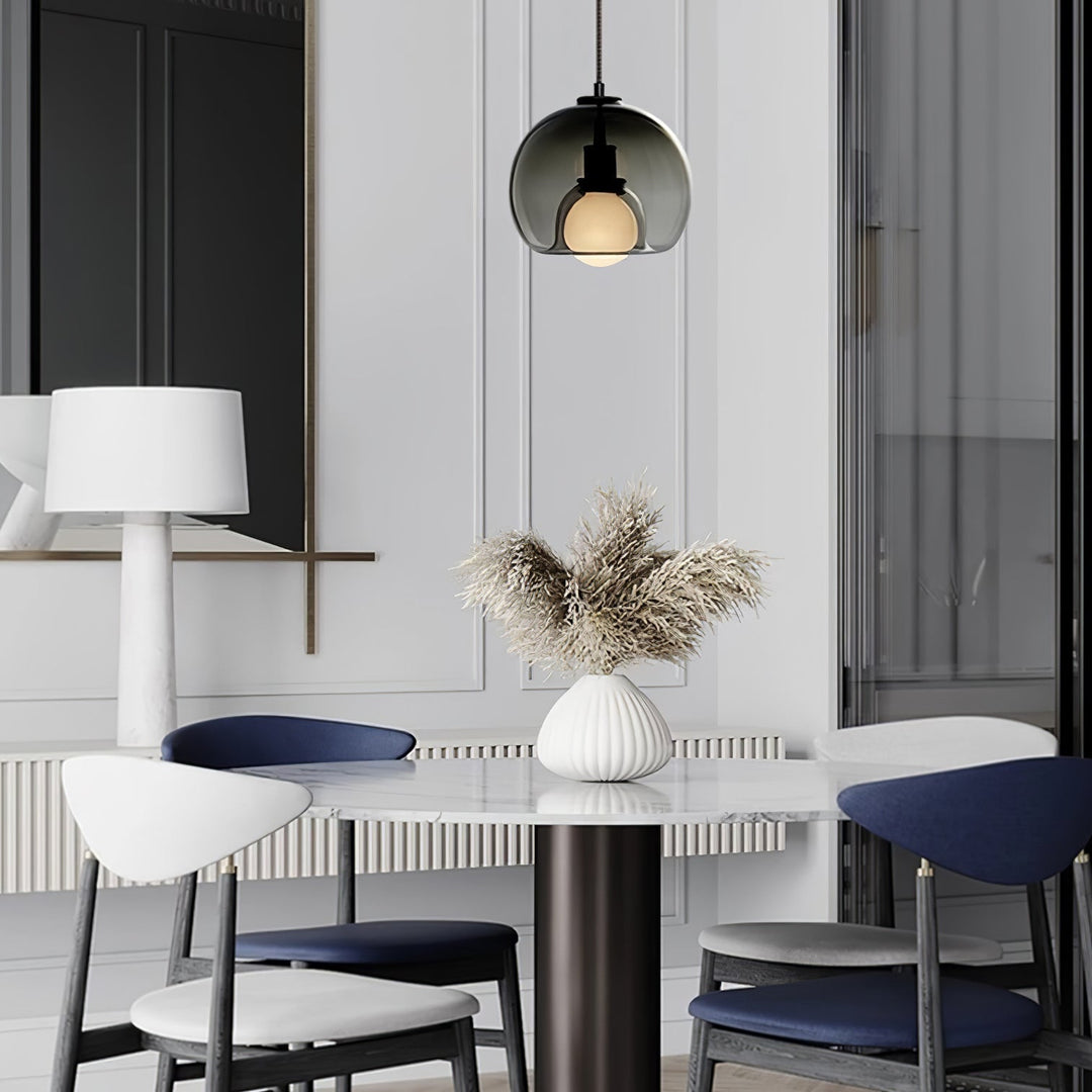 Glasera: Lampada a sospensione in vetro e metallo con design minimalista – per ambienti moderni