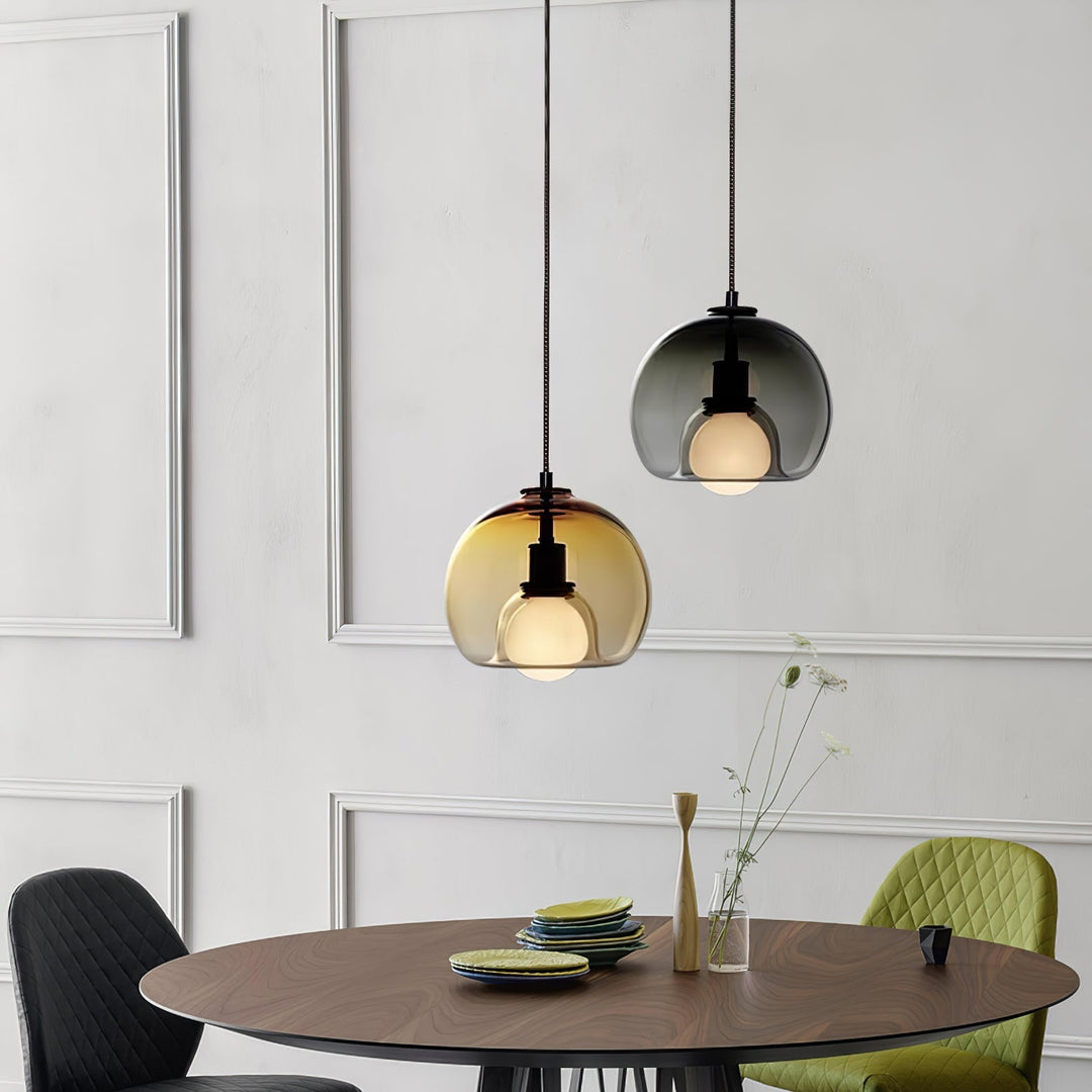 Glasera: Lampada a sospensione in vetro e metallo con design minimalista – per ambienti moderni