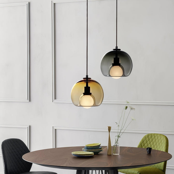 Glasera: Lampada a sospensione in vetro e metallo con design minimalista – per ambienti moderni
