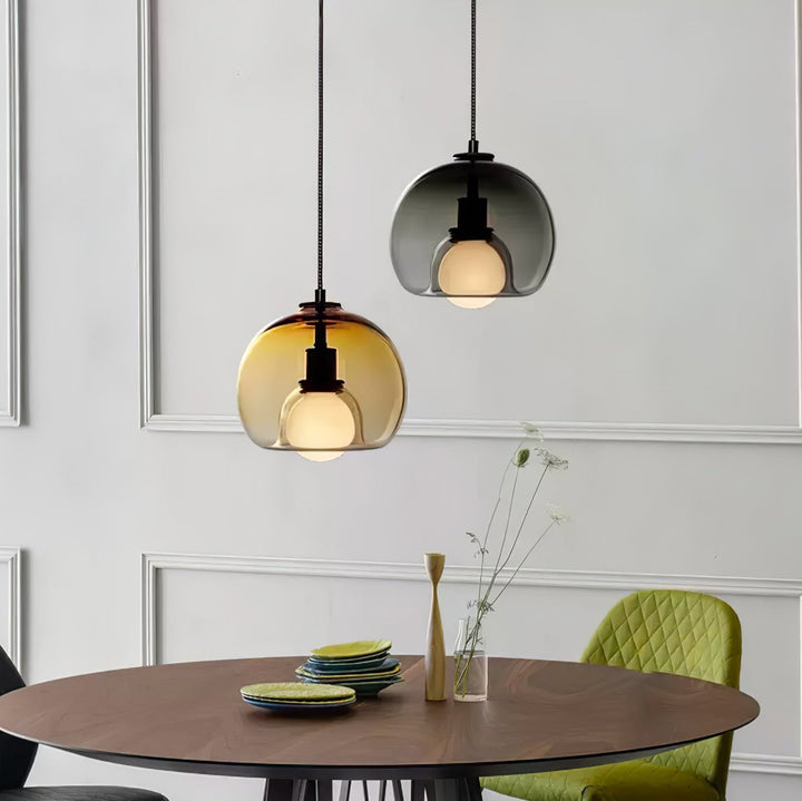 Glasera: Lampada a sospensione in vetro e metallo con design minimalista – per ambienti moderni