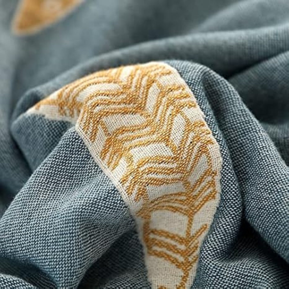 GoldenerFisch: Coperta in cotone reversibile con motivo pesce e leggera struttura – per letto e divano