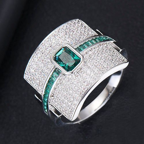 Anello impilabile per donne | Design di lusso | Zircone cubico | Anello di fidanzamento e statement