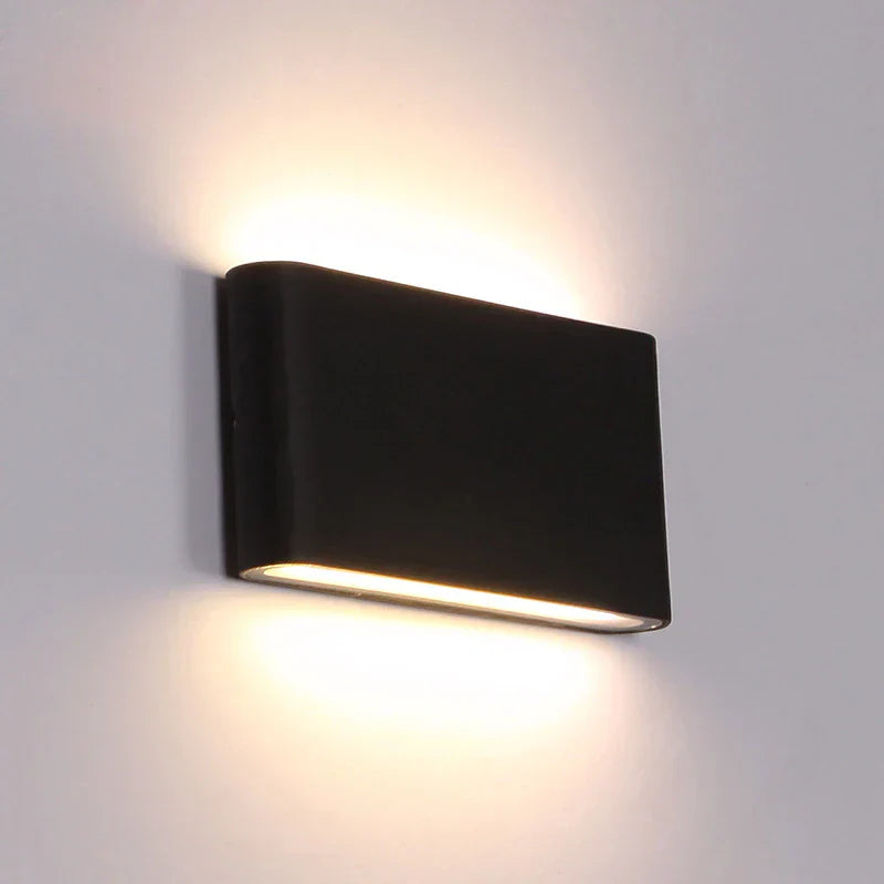 HelleNacht™ Lampada da Parete LED Premium | Impermeabile IP65 | Sensore di Movimento | Luce Calda Up-&amp;-Down