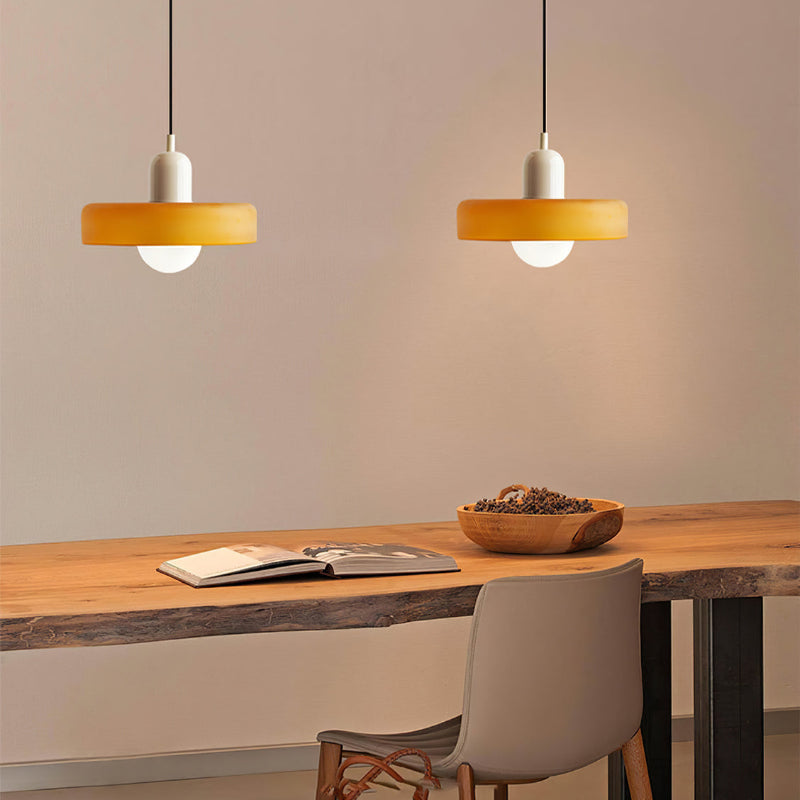HaloLicht: Lampada a sospensione in vetro in stile Art Déco per ambienti eleganti