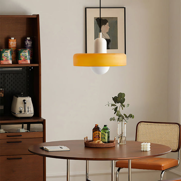 HaloLicht: Lampada a sospensione in vetro in stile Art Déco per ambienti eleganti