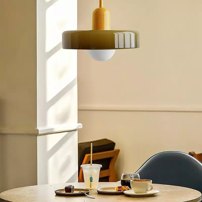 HaloLicht: Lampada a sospensione in vetro in stile Art Déco per ambienti eleganti