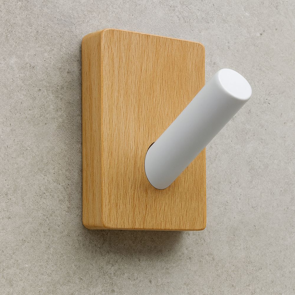 HolzHarmonie: Ganci da muro in legno – moderni, durevoli e pratici per giacche, cappelli e asciugamani