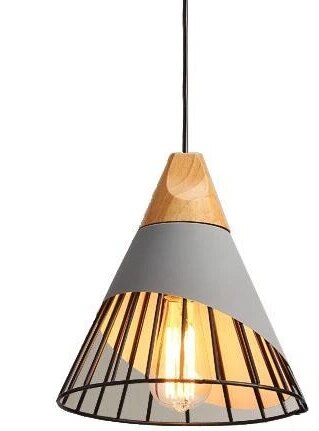 Hunaroglo: Lampadario in ferro e legno con luce bianca calda – per interni eleganti