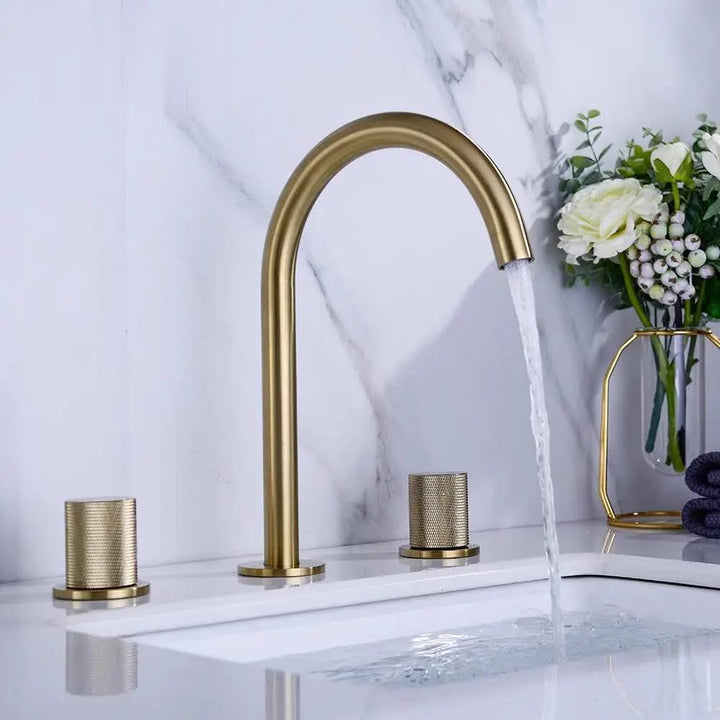 HydraPure: Miscelatore da Parete in Acciaio Inossidabile Cromo – Design Moderno per Bagni Eleganti