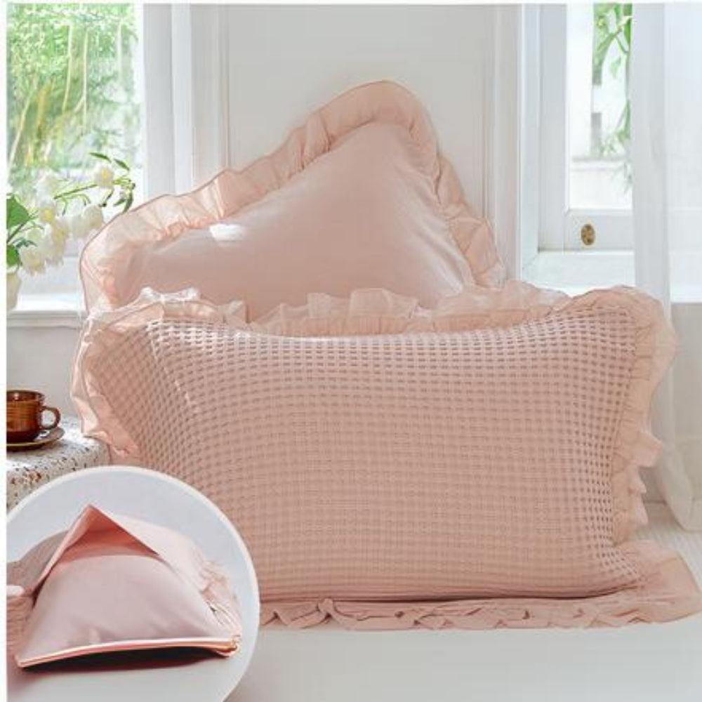 HyggeSpitze: Fodera per cuscino in cotone a look waffle con volant – decorativa e durevole (set da 2)