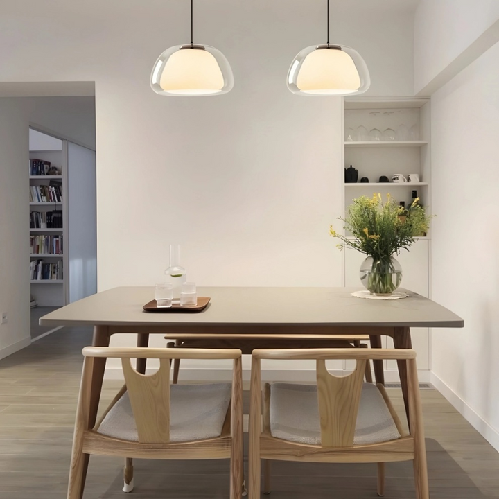 Jellura: Lampada a sospensione in vetro bianco con diffusore in forma di jelly moderna – per un&