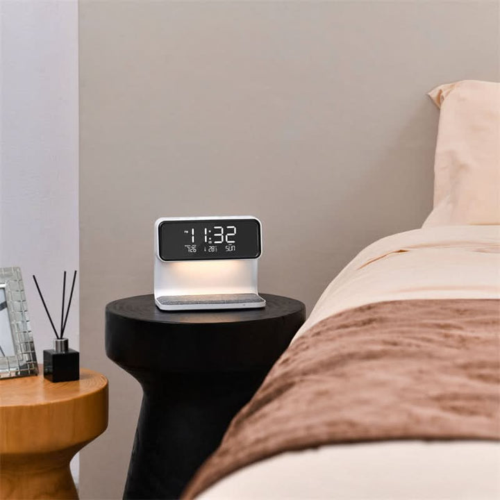 KlarBlick: Orologio da scrivania moderno con luce LED dimmerabile e stazione di ricarica induttiva – per home office e comodino