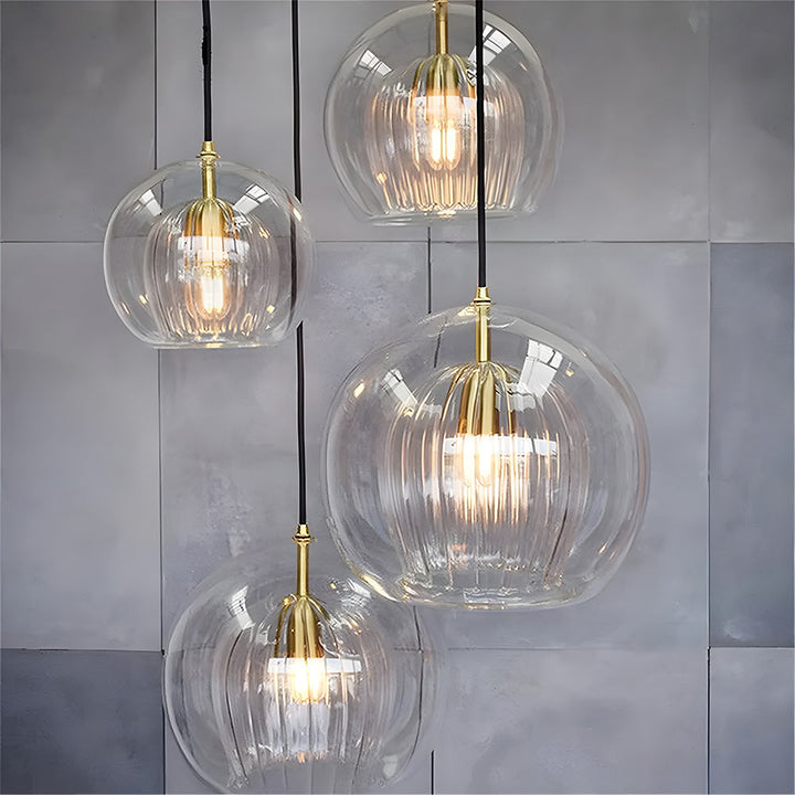 KristallKugel: Lampada a sospensione in vetro moderno a forma di sfera – decorativa e senza tempo per ambienti abitativi e camere da letto