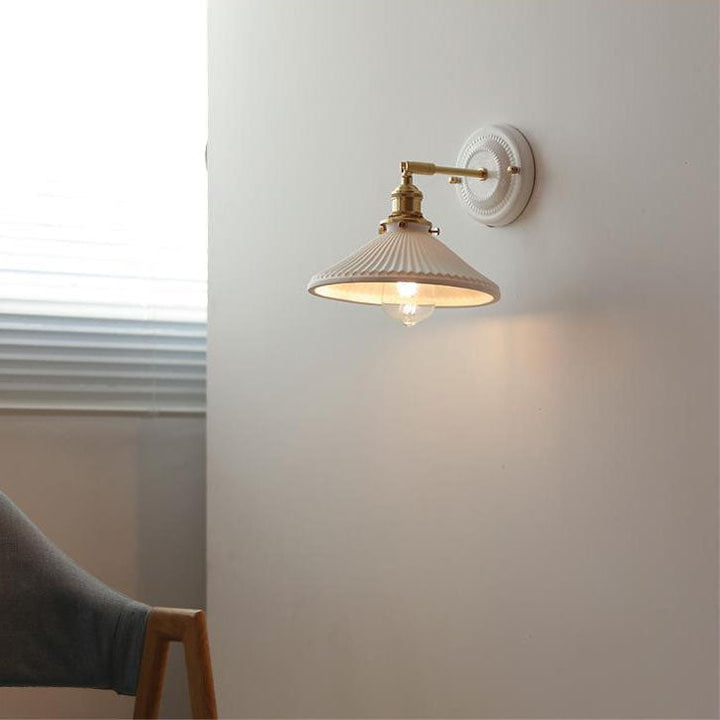 KyoLicht: Applique Vintage in Ceramica e Ottone dal Design Giapponese – per Camera da Letto e Soggiorno