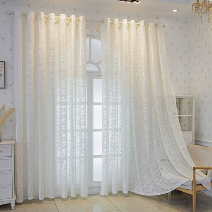 LabyrinthEleganz: Tendaggi ricamati con motivo geometrico – traslucidi e decorativi per soggiorno e camera da letto