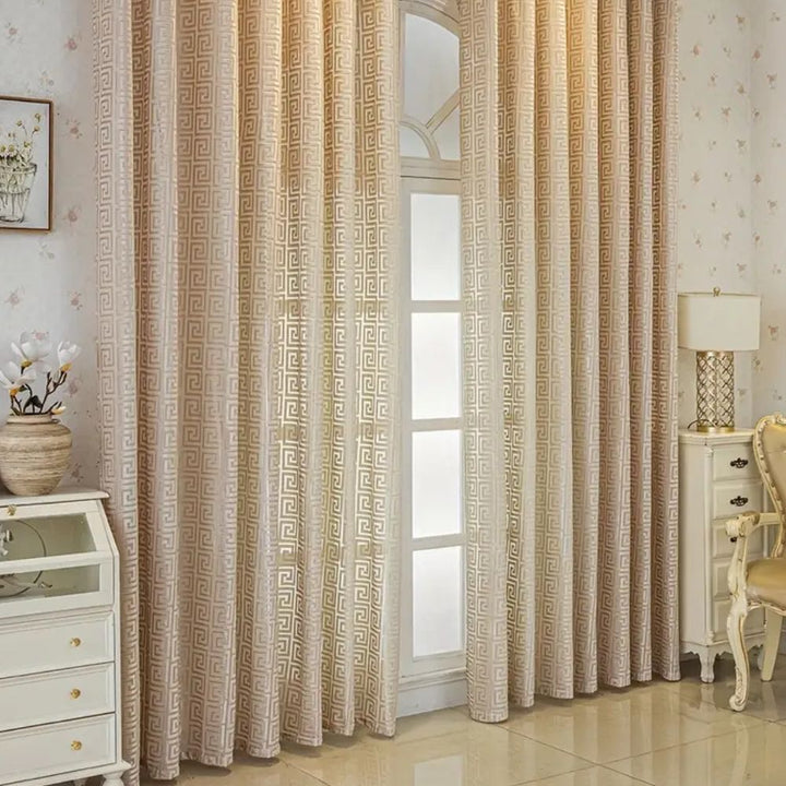 LabyrinthEleganz: Tendaggi ricamati con motivo geometrico – traslucidi e decorativi per soggiorno e camera da letto
