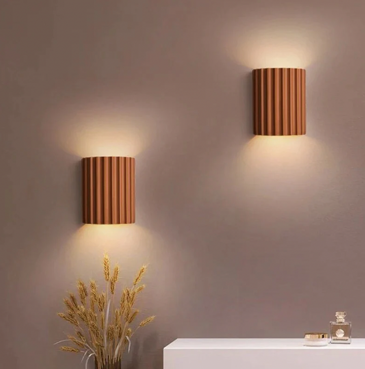 LichtKunst: Applique moderna in resina – Lampada di design LED elegante per soggiorno e camera da letto