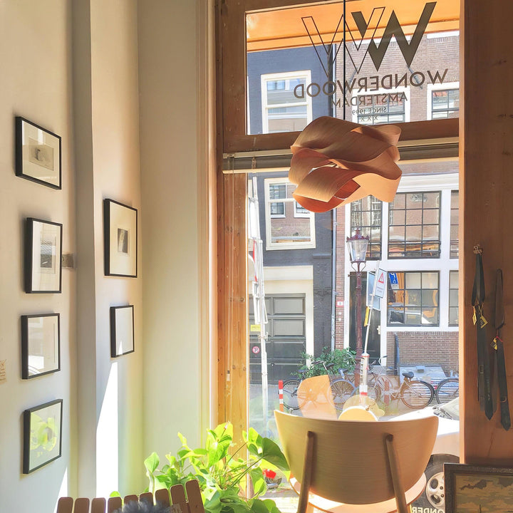 LignoLink: Lampada a sospensione moderna in legno con venature naturali – per sala da pranzo e cucina