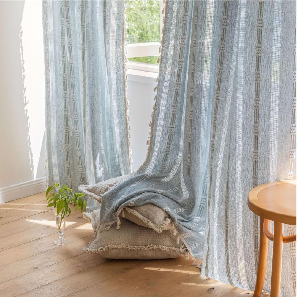 LuftigerCharme: tende semi-trasparenti in stile rigato con frange – decorative e facili da curare per gli ambienti abitativi