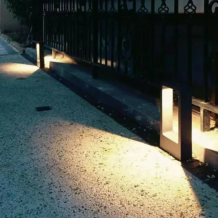LumaPath: Lampada da giardino elegante in alluminio nero opaco con illuminazione LED uniforme – per spazi esterni