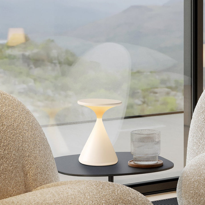 Lumevia: Lampada da Tavolo LED Senza Fili – Luce a Batteria Dimmerabile in Design a Clessidra