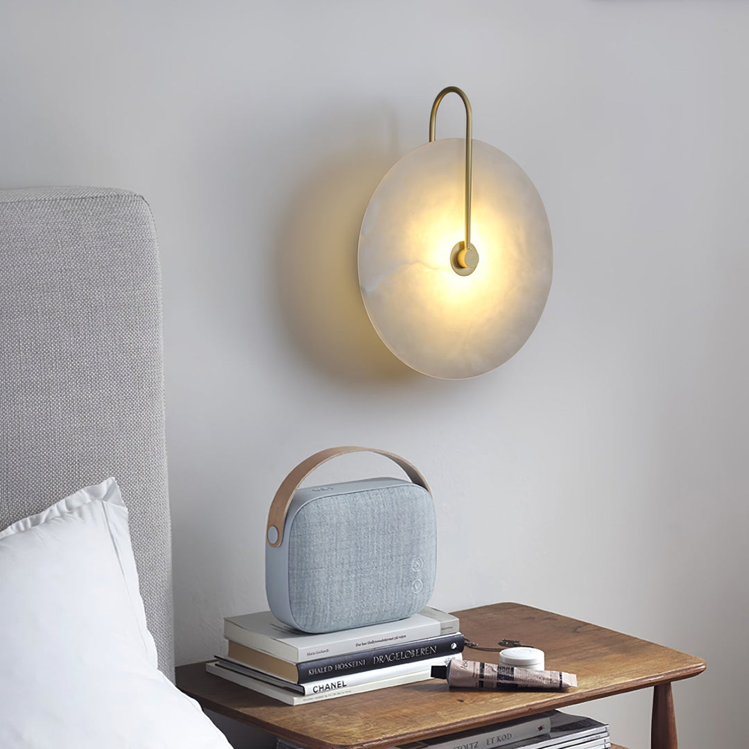 LumiAlba: Applique in Alabastro – Luce elegante per ambienti stilosi