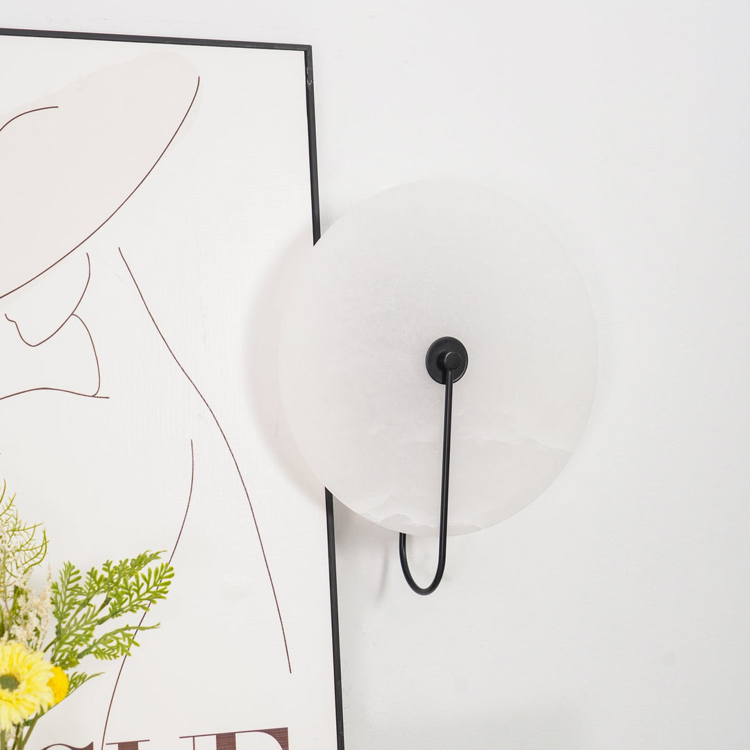 LumiAlba: Applique in Alabastro – Luce elegante per ambienti stilosi