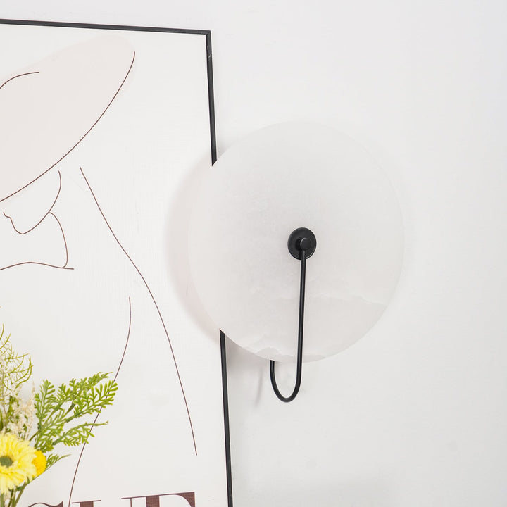 LumiAlba: Applique in Alabastro – Luce elegante per ambienti stilosi