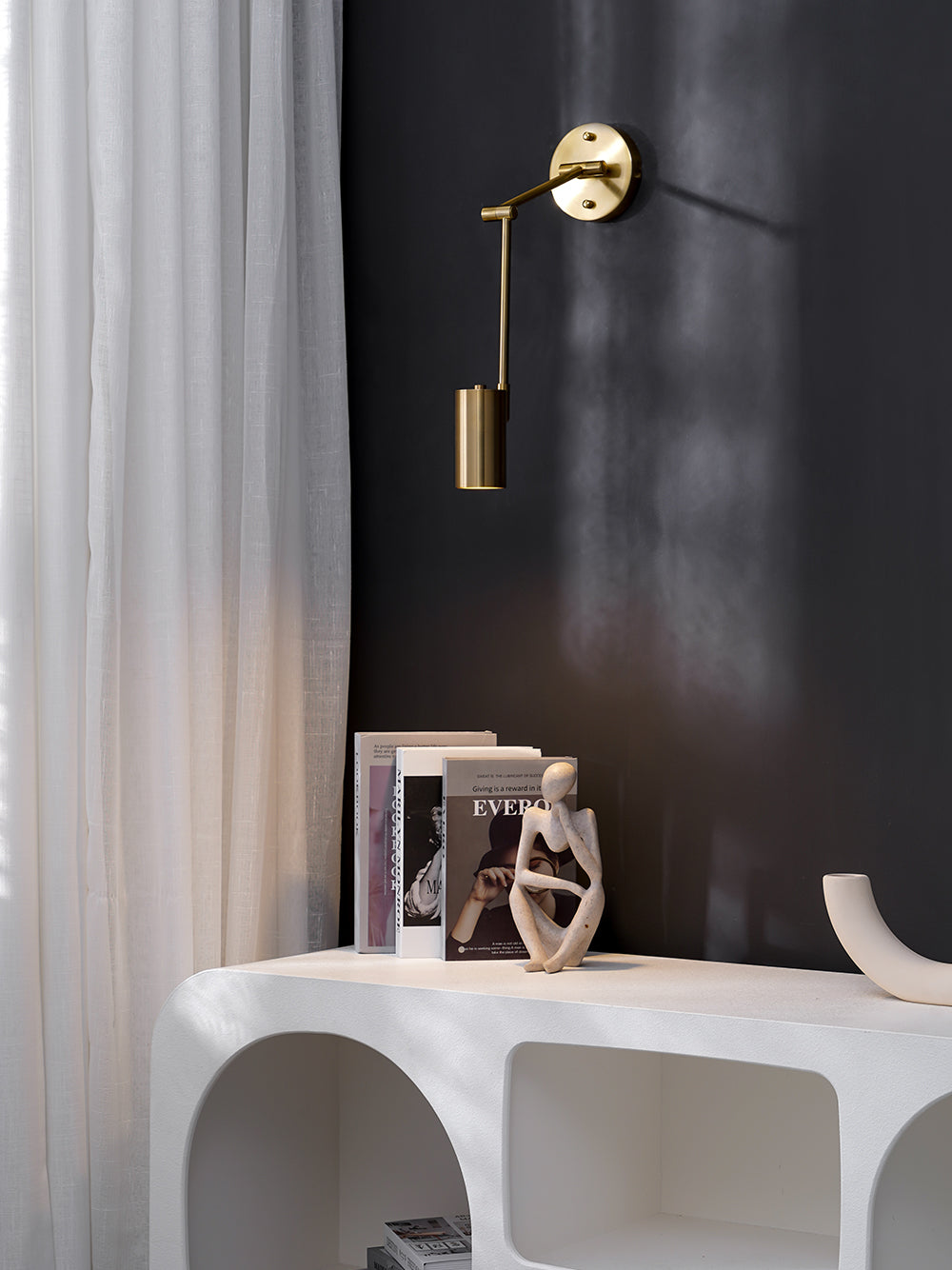 LumiArm: Applique LED orientabile – Lampada da lettura moderna in design minimalista