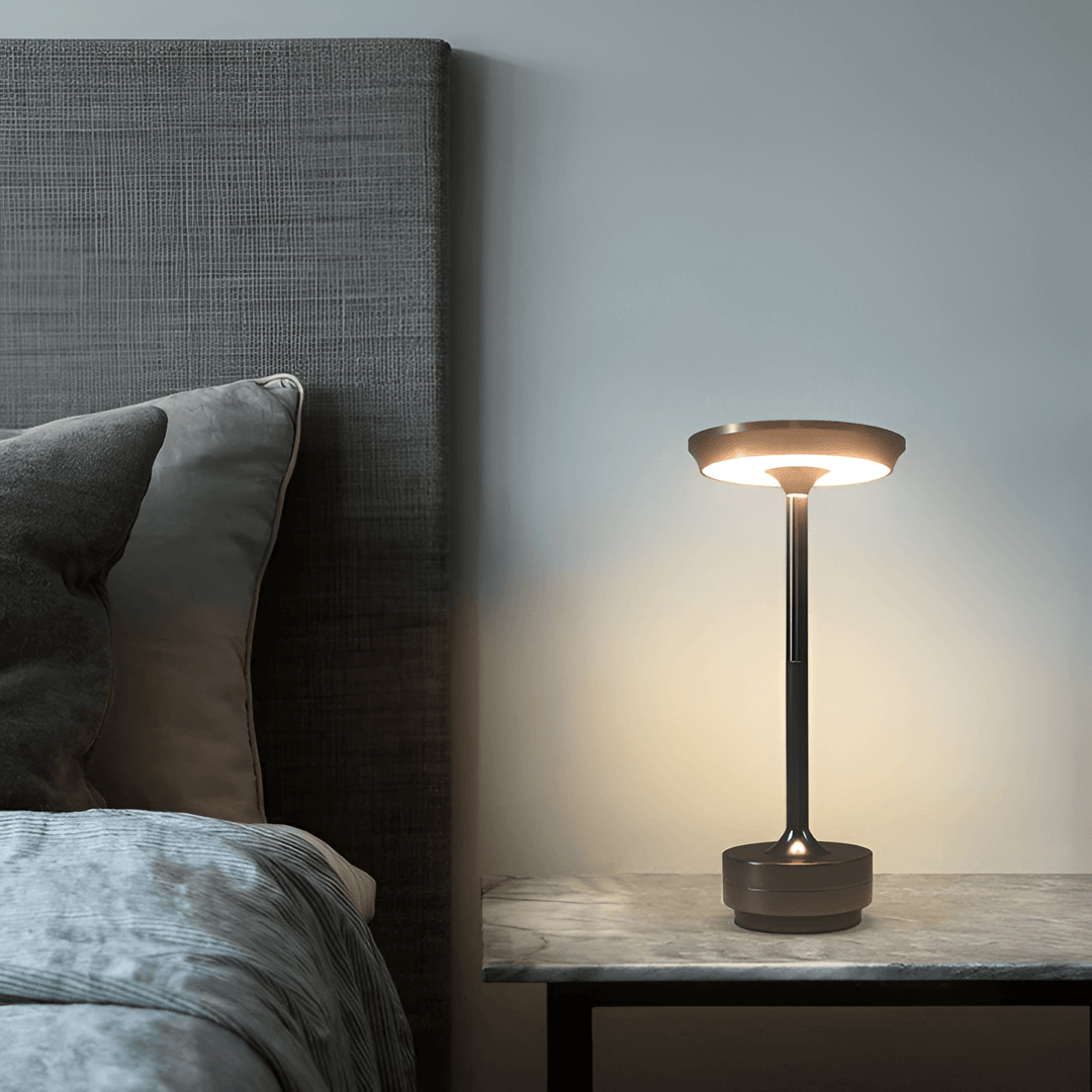 LumiAura: Lampada da Tavolo LED Senza Fili – Luce Ambientale Ricaricabile per Soggiorno e Camera da Letto