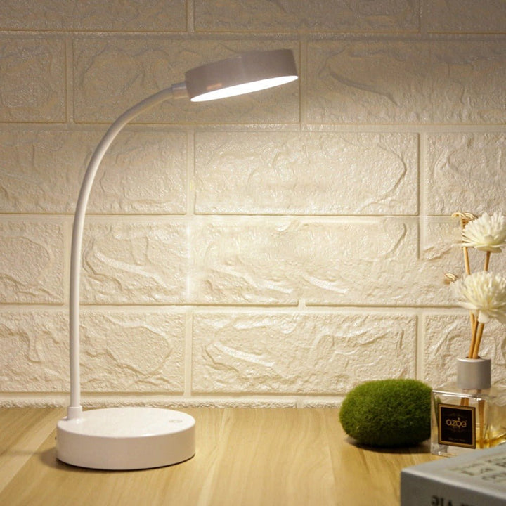 LumiFlex: Lampada da scrivania LED dimmerabile con controllo touch e design flessibile