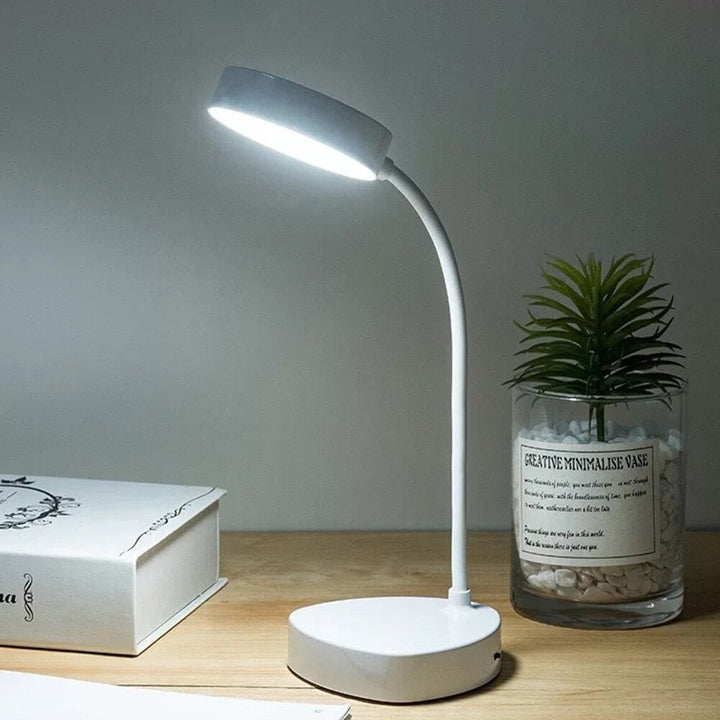 LumiFlex: Lampada da scrivania LED dimmerabile con controllo touch e design flessibile