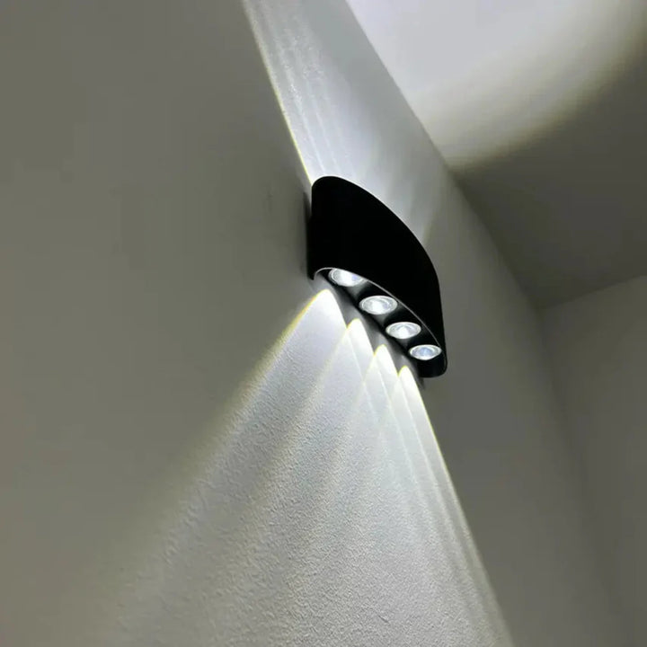 LumiForma: Applique LED per interni ed esterni dal design moderno e minimalista