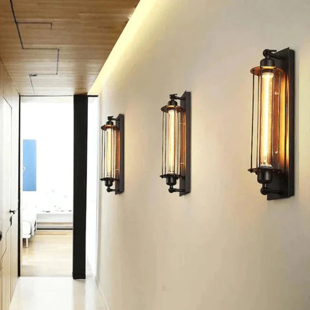 LumiIron: Applique LED senza tempo in metallo con un&
