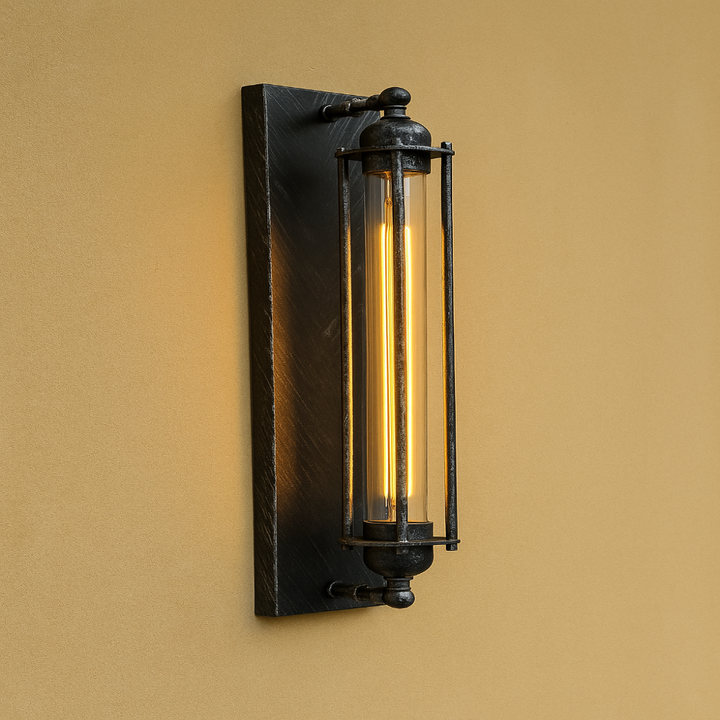 LumiIron: Applique LED senza tempo in metallo con un&