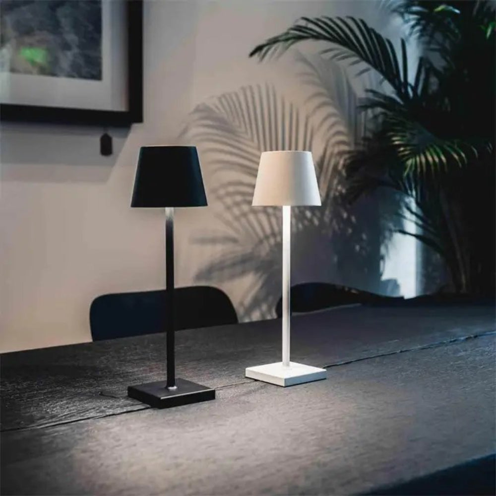 LumiPorta: Lampada da Tavolo LED Senza Fili – Lampada Portatile Touch per Camera da Letto e Ufficio