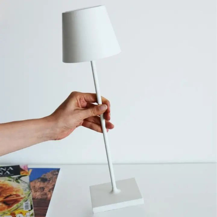 LumiPorta: Lampada da Tavolo LED Senza Fili – Lampada Portatile Touch per Camera da Letto e Ufficio