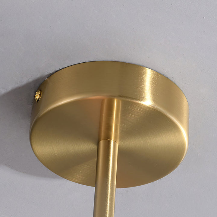 LumiRosé: Lampadario Designer con finitura dorata e paralumi in vetro