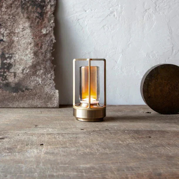 Lampada da tavolo LED wireless ricaricabile in stile scandinavo
