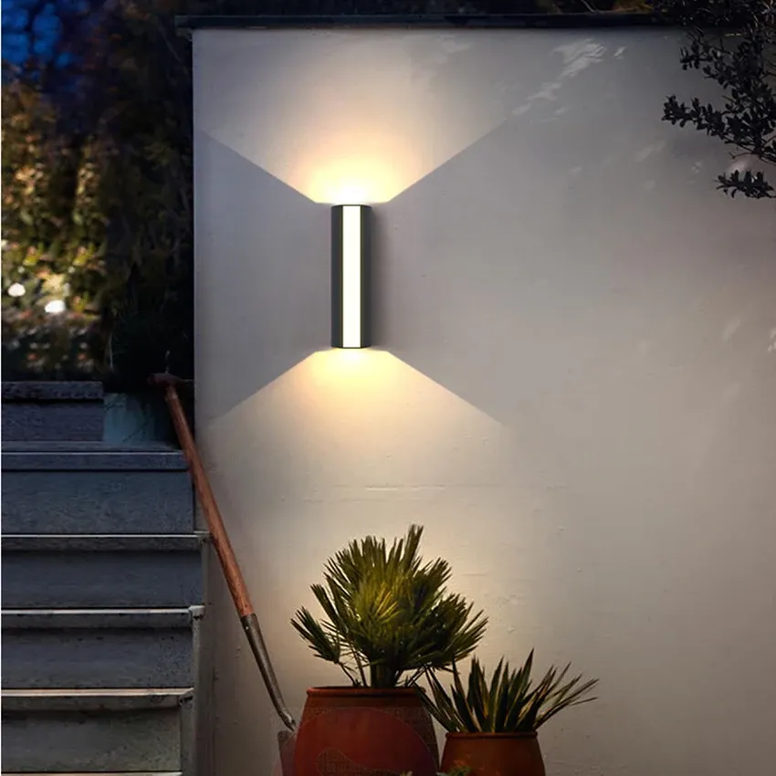 LumiStrahl: Applique LED da esterno ultra luminosa e resistente alle intemperie – lampada da parete moderna per giardino e terrazza