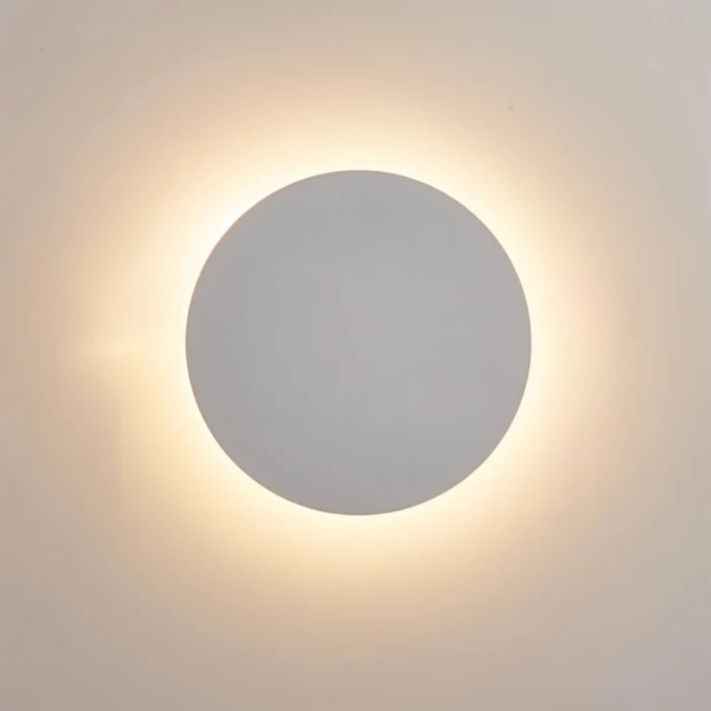 LumoLite: Applique LED rotonda in ferro con luce bianca calda e design moderno – per soggiorno e camera da letto