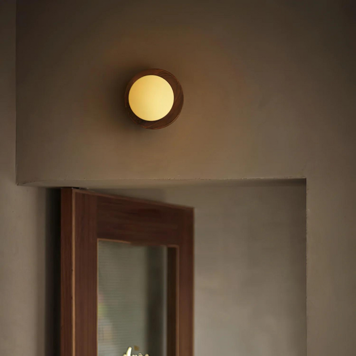 LumoNordic: Elegante Applique LED 1-fiamma con base in legno e sfera di vetro – ideale per soggiorno e ingresso