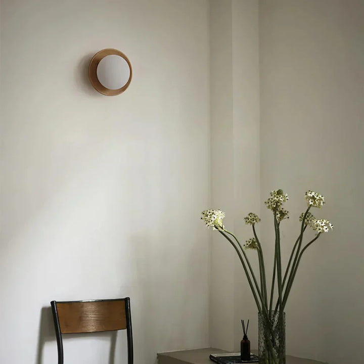 LumoNordic: Elegante Applique LED 1-fiamma con base in legno e sfera di vetro – ideale per soggiorno e ingresso
