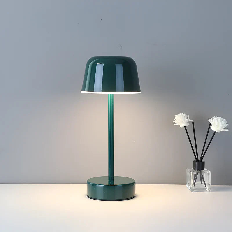 LumoRetro: Lampada da Tavolo LED Senza Fili – Ricaricabile in Design Retro per Soggiorno &amp; Comodino