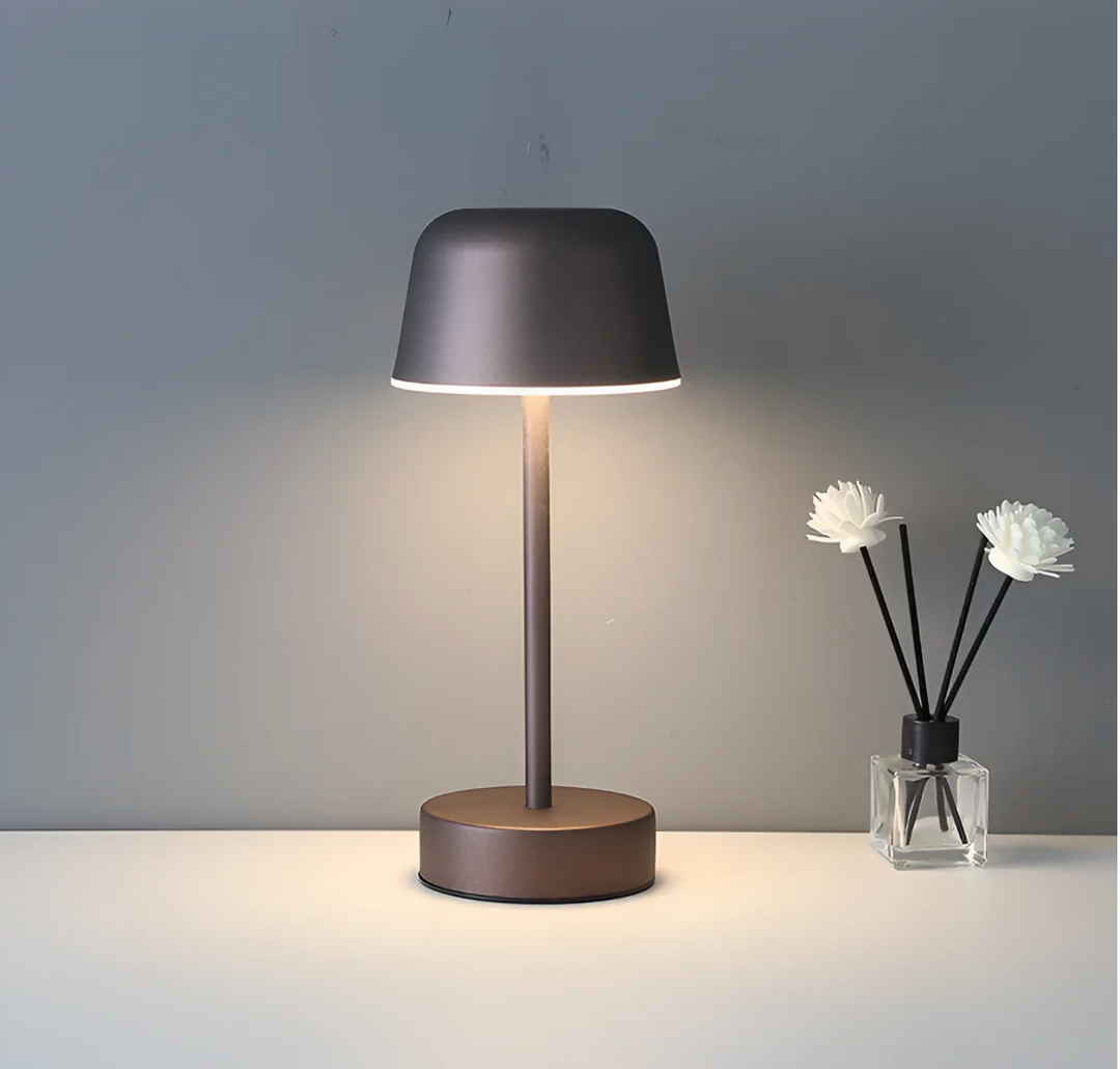 LumoRetro: Lampada da Tavolo LED Senza Fili – Ricaricabile in Design Retro per Soggiorno &amp; Comodino