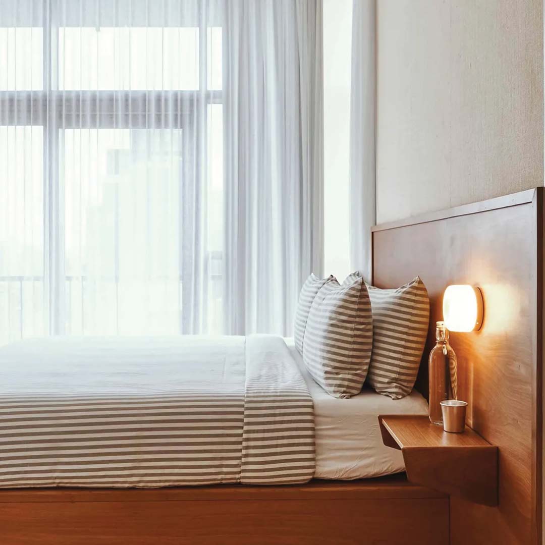 LumoWand: Moderno Applique LED con design elegante per soggiorno e camera da letto