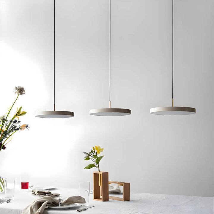 Lumora: Lampada a sospensione LED piatta in alluminio con schermo in acrilico a forma di UFO – per ambienti moderni