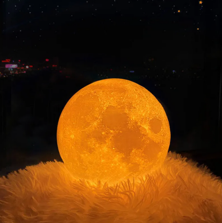 LunaGlanz: Lampada LED a forma di Luna – Senza fili, Dimmerabile e Ricaricabile con Telecomando e Base in Legno