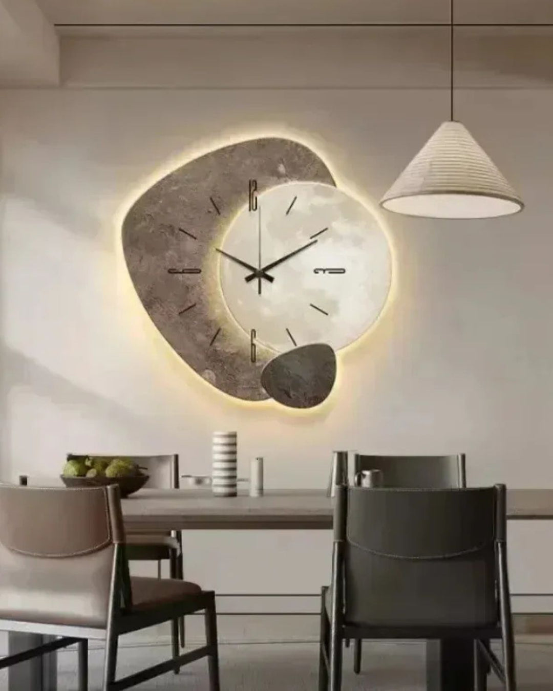 LunaVetro: Orologio da Parete di Design Moderno in Aspetto Cristallo con Illuminazione LED – per Soggiorno &amp; Ufficio