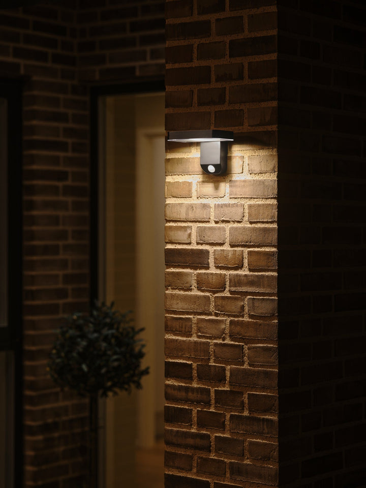 Luce da parete solare LED quadrata Rica per esterni, nera